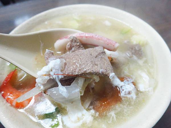 【三重美食】上味海產麵-滿滿食材的海鮮湯