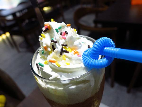 【三重美食】R.F.S.L coffee-超療癒無奈熊主題咖啡餐廳