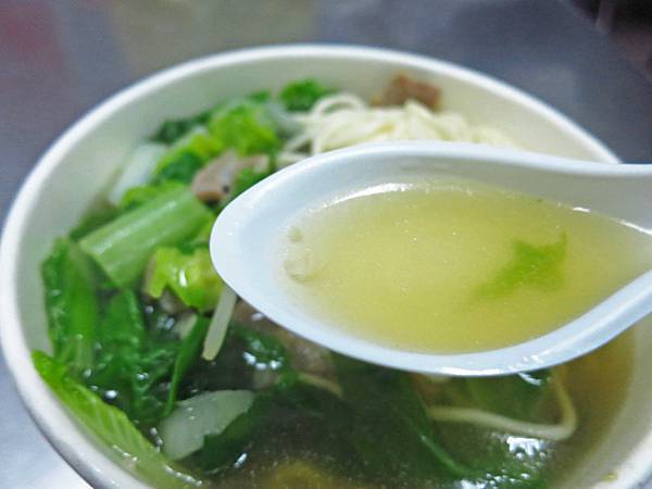 【板橋美食】紅蔥頭麵食館-獨特藥膳湯頭，令人回味