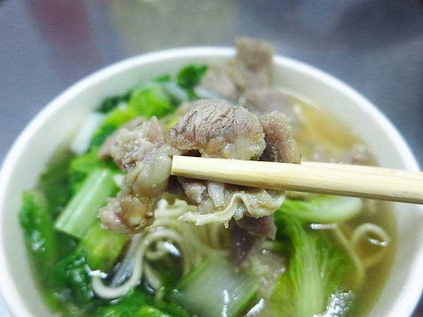 【板橋美食】紅蔥頭麵食館-獨特藥膳湯頭，令人回味