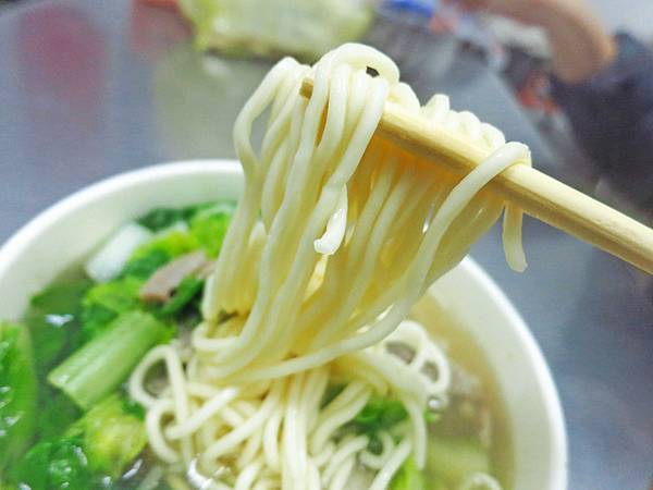 【板橋美食】紅蔥頭麵食館-獨特藥膳湯頭，令人回味