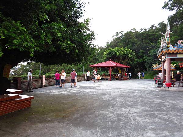 【台北旅遊】瓊仔湖登山步道-台北美麗夜景、約會聖地最佳選擇