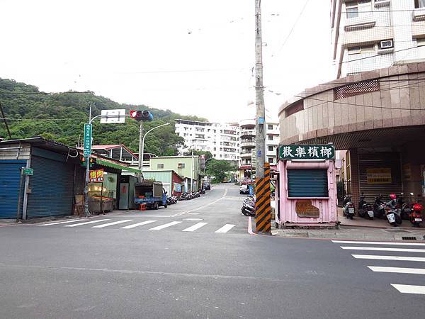 【台北旅遊】瓊仔湖登山步道-台北美麗夜景、約會聖地最佳選擇