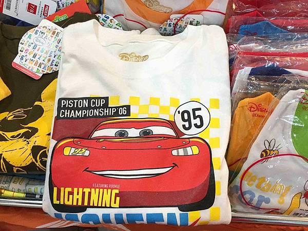 【網路知名品牌特賣會】PUZZLE 拍手國際男裝、女裝、童裝T恤下殺50元、毛衣、防風外套100元、授權卡通圖案上衣199起，全面清出價！！