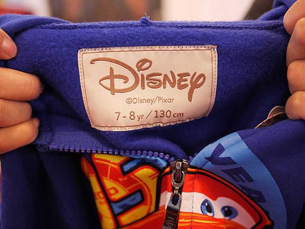 【網路知名品牌特賣會】PUZZLE 拍手國際男裝、女裝、童裝T恤下殺50元、毛衣、防風外套100元、授權卡通圖案上衣199元起，全面清出價！！