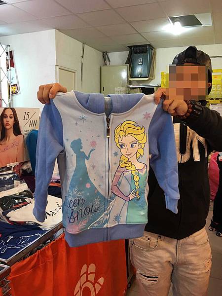 【網路知名品牌特賣會】PUZZLE 拍手國際男裝、女裝、童裝T恤下殺50元、毛衣、防風外套100元、授權卡通圖案上衣199元起，全面清出價！！