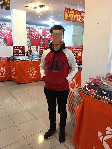 【網路知名品牌特賣會】PUZZLE 拍手國際男裝、女裝、童裝T恤下殺50元、毛衣、防風外套100元、授權卡通圖案上衣199元起，全面清出價！！