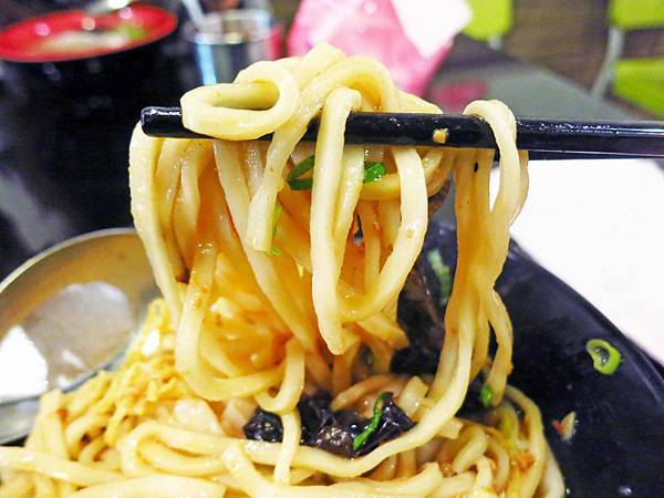 【桃園美食】醬子麵食館-酸酸辣辣的紅油炒手麵 【桃園美食】醬子麵食館-酸酸辣辣的紅油炒手麵