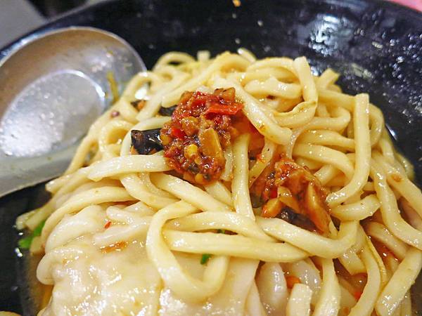 【桃園美食】醬子麵食館-酸酸辣辣的紅油炒手麵 【桃園美食】醬子麵食館-酸酸辣辣的紅油炒手麵