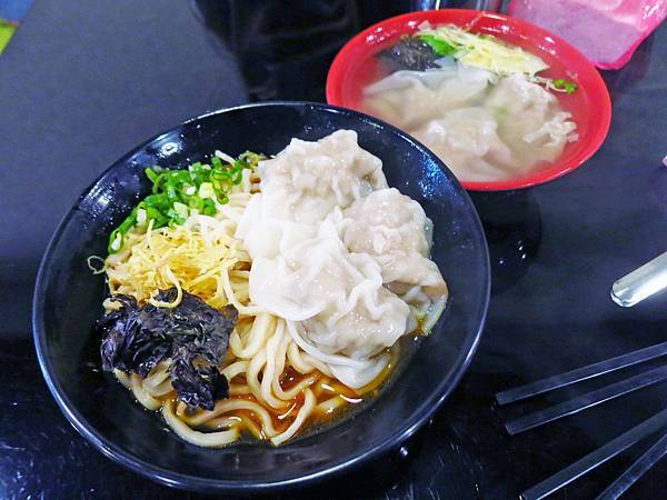 【桃園美食】醬子麵食館-酸酸辣辣的紅油炒手麵 【桃園美食】醬子麵食館-酸酸辣辣的紅油炒手麵