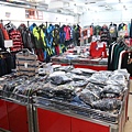 【英國品牌結束代理全面１折起！！】防水防風、透氣、抗UV、登山等級外套、時尚格子襯衫、品牌包包，全面出清大特賣，下殺不到千元，年末最後一檔