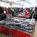 【英國品牌結束代理全面１折起！！】防水防風、透氣、抗UV、登山等級外套、時尚格子襯衫、品牌包包，全面出清大特賣，下殺不到千元，年末最後一檔