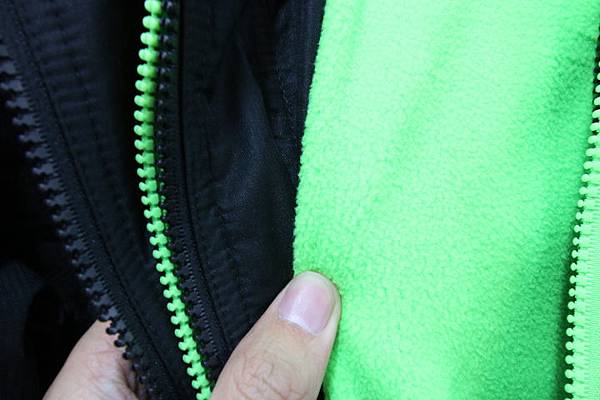 【英國品牌結束代理全面１折起！！】防水防風、透氣、抗UV、登山等級外套、時尚格子襯衫、品牌包包，全面出清大特賣，下殺不到千元，年末最後一檔