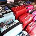 【英國品牌結束代理全面１折起！！】防水防風、透氣、抗UV、登山等級外套、時尚格子襯衫、品牌包包，全面出清大特賣，下殺不到千元，年末最後一檔