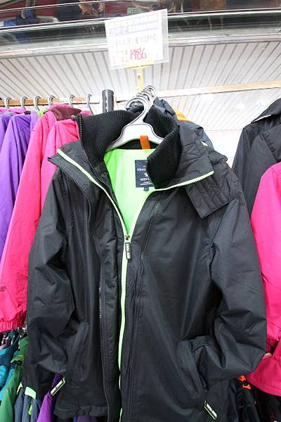 【英國品牌結束代理全面１折起！！】防水防風、透氣、抗UV、登山等級外套、時尚格子襯衫、品牌包包，全面出清大特賣，下殺不到千元，年末最後一檔