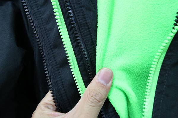 【英國品牌結束代理全面１折起！！】防水防風、透氣、抗UV、登山等級外套、時尚格子襯衫、品牌包包，全面出清大特賣，下殺不到千元，年末最後一檔