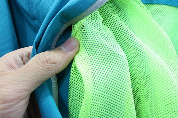 【英國品牌結束代理全面１折起！！】防水防風、透氣、抗UV、登山等級外套、時尚格子襯衫、品牌包包，全面出清大特賣，下殺不到千元，年末最後一檔