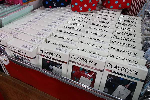 【百貨公司品牌內衣褲全面下殺5折起！！】抗寒刷毛衣99元，保暖衣5折起，品牌內衣690元，2件990元，2套1200，專櫃今年最新款式正品滿3800元送500元