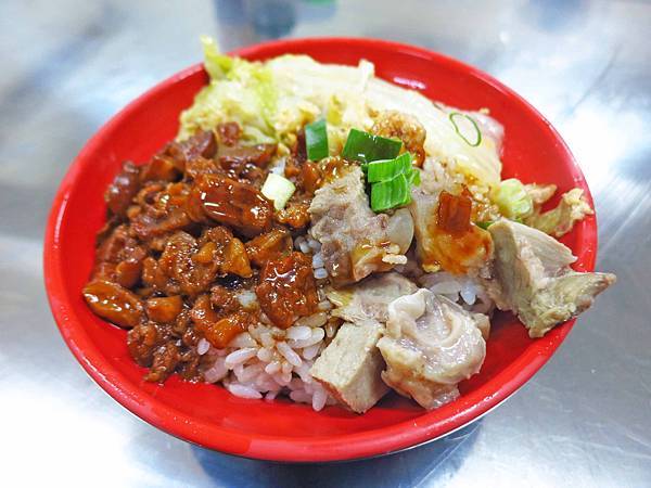 【蘆洲美食】8號美食坊-河堤旁的骨仔肉湯、烏醋乾麵