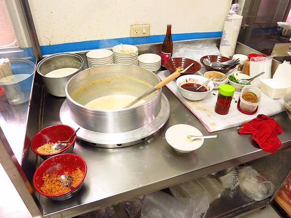 【新竹美食】大眾早餐店-現揉現桿的手工蛋餅 【新竹美食】大眾早餐店-現揉現桿的手工蛋餅