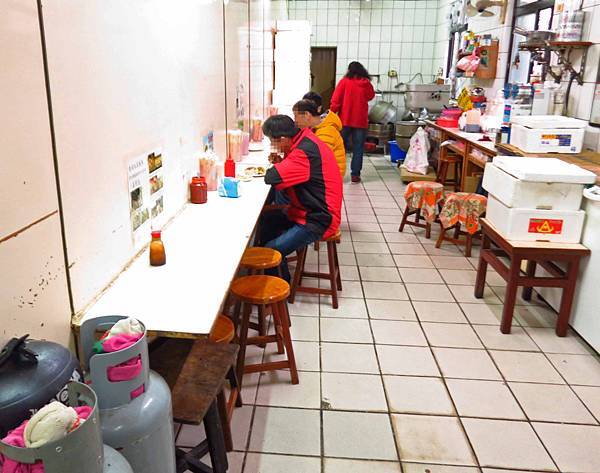 【新竹美食】小姜煎包-比拳頭還大的爆多內餡煎包