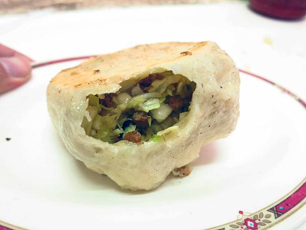 【新竹美食】小姜煎包-比拳頭還大的爆多內餡煎包