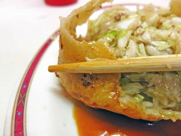 【新竹美食】小姜煎包-比拳頭還大的爆多內餡煎包