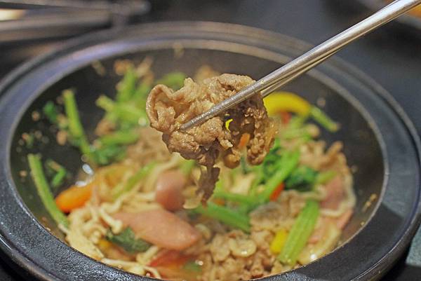 【新莊餐廳】劉震川日韓大食館-韓式料理火烤兩吃個人火鍋