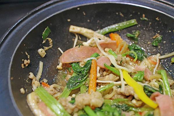 【新莊餐廳】劉震川日韓大食館-韓式料理火烤兩吃個人火鍋