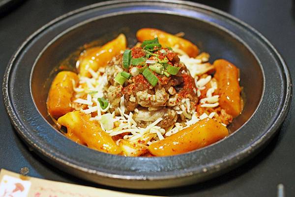 【新莊餐廳】劉震川日韓大食館-韓式料理火烤兩吃個人火鍋