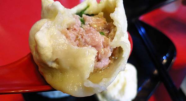 【新竹美食】欣園早點-超人氣爆漿小籠包 【新竹美食】欣園早點-超人氣爆漿小籠包