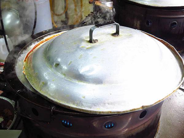 【桃園美食】南門市場林記水煎包-隱藏在市場外的超人氣煎包