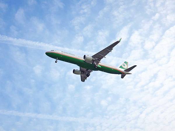 【桃園餐廳】第三航廈咖啡店-坐著喝咖啡也能看到飛機 【桃園餐廳】第三航廈咖啡店-坐著喝咖啡也能看到飛機