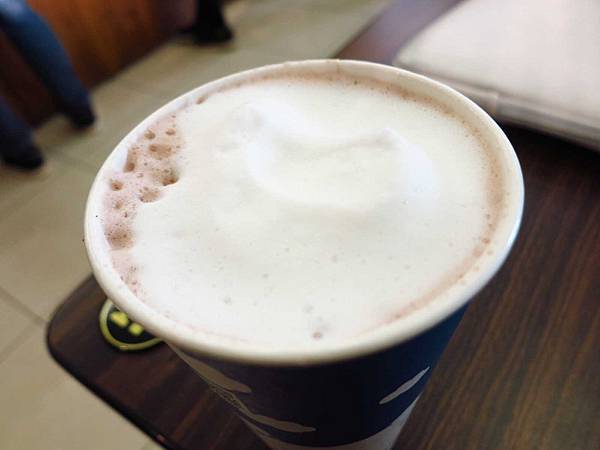 【桃園餐廳】第三航廈咖啡店-坐著喝咖啡也能看到飛機 【桃園餐廳】第三航廈咖啡店-坐著喝咖啡也能看到飛機