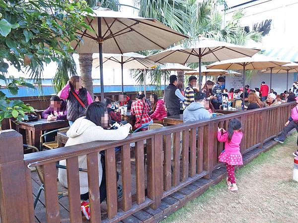 【桃園餐廳】第三航廈咖啡店-坐著喝咖啡也能看到飛機 【桃園餐廳】第三航廈咖啡店-坐著喝咖啡也能看到飛機