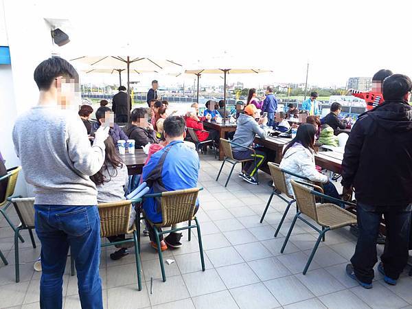 【桃園餐廳】第三航廈咖啡店-坐著喝咖啡也能看到飛機