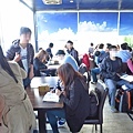 【桃園餐廳】第三航廈咖啡店-坐著喝咖啡也能看到飛機