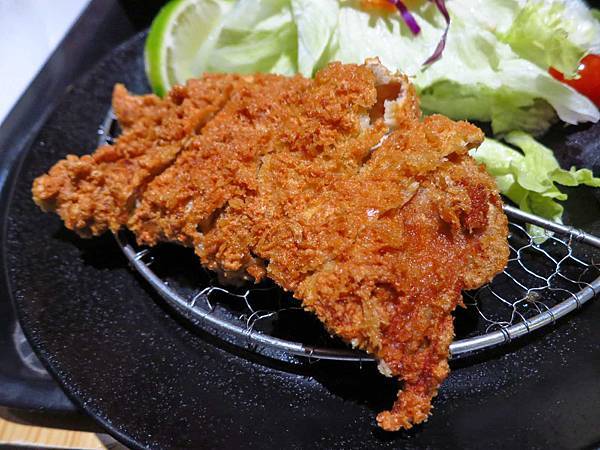 【三重餐廳】街角巷親子小舖-135元也能吃到豬排定食