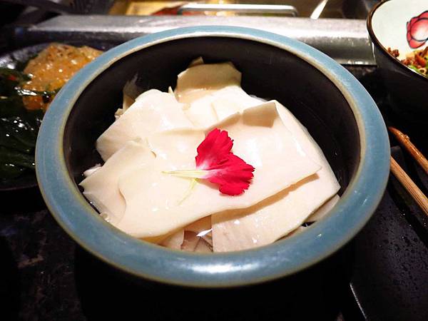 【台北火鍋】海底撈-現場變臉、手工現拉麵的四川麻辣火鍋店