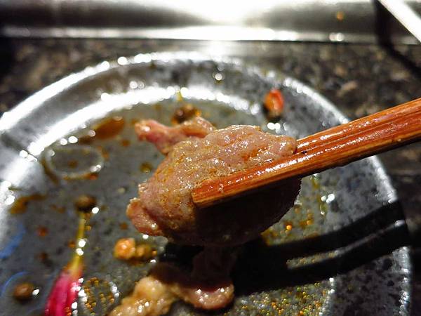 【台北火鍋】海底撈-現場變臉、手工現拉麵的四川麻辣火鍋店