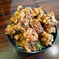 【東京美食】元祖バカ盛丼-500元銅板美食，15塊炸雞丼飯，份量爆表