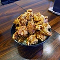【東京美食】元祖バカ盛丼-500元銅板美食，15塊炸雞丼飯，份量爆表