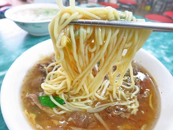 【桃園美食】丸朝牛肉麵-超大份量羊肉羹麵