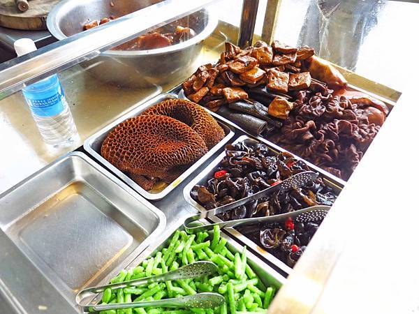 【新莊美食】老四川牛肉麵-新莊綜合運動場推薦美食牛肉麵