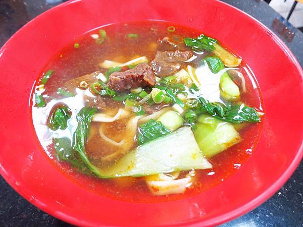 【新莊美食】老四川牛肉麵-新莊綜合運動場推薦美食牛肉麵