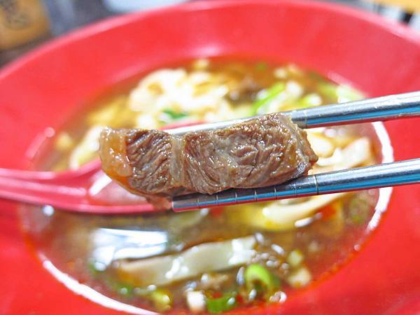 【新莊美食】老四川牛肉麵-新莊綜合運動場推薦美食牛肉麵