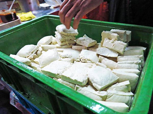 【蘆洲美食】中央路阿嬤臭豆腐-超人氣臭豆腐店