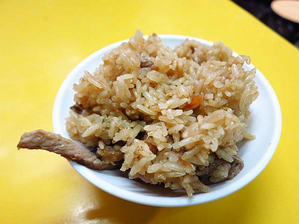 【台北美食】古都刈包油飯-美味的油飯和蘿蔔湯