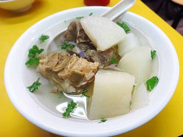 【台北美食】古都刈包油飯-美味的油飯和蘿蔔湯