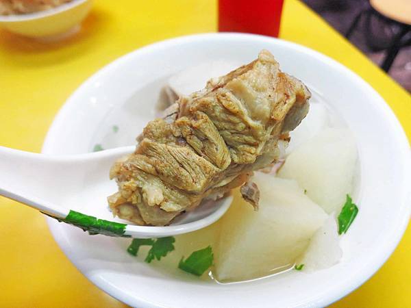 【台北美食】古都刈包油飯-美味的油飯和蘿蔔湯
